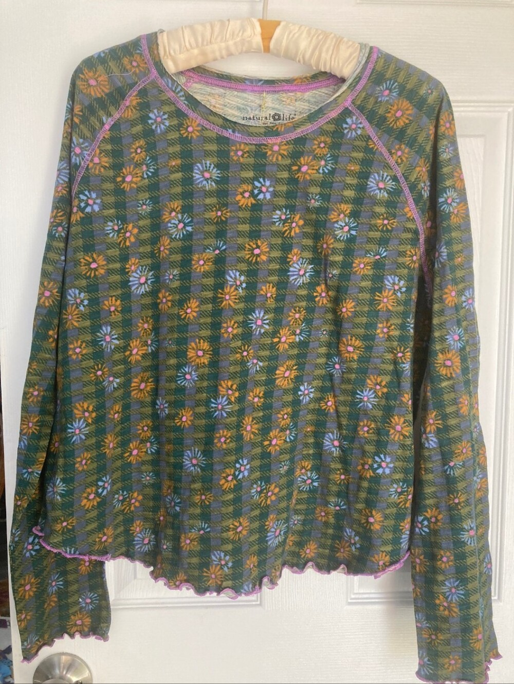 Fall Natural Life Floral Top Size XL NWT Lettuce Edge Contrast Stitching